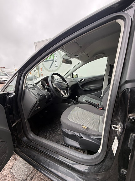 Seat Ibiza 4 of 5
