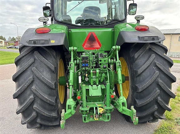 John Deere 7215R 5 of 7