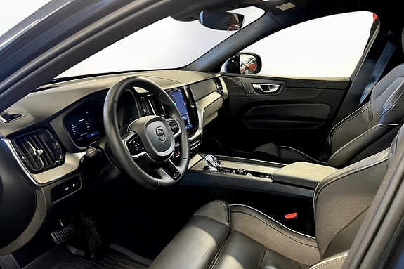 Volvo XC60 5 of 9