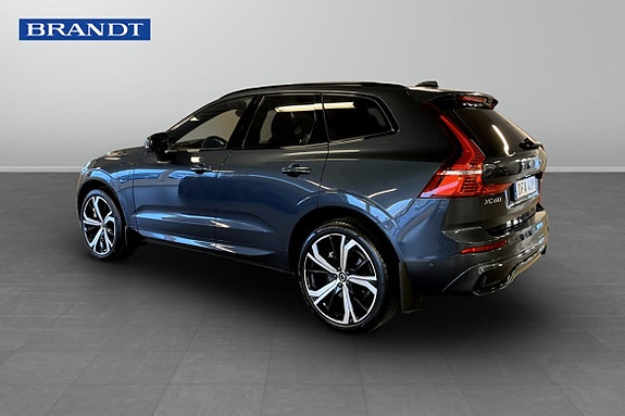 Volvo XC60 2 of 9