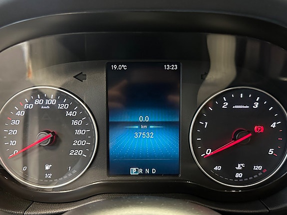 Mercedes-Benz T180 d 23 of 30