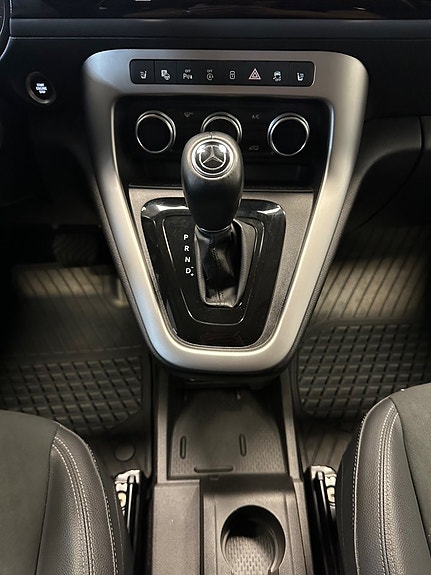 Mercedes-Benz T180 d 25 of 30