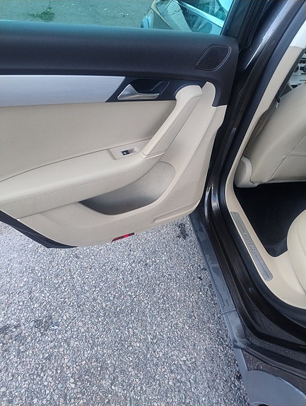 Volkswagen Passat Alltrack 11 of 18