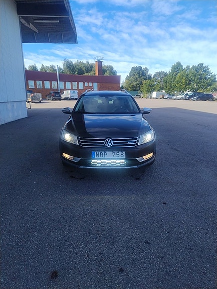 Volkswagen Passat Alltrack 7 of 18