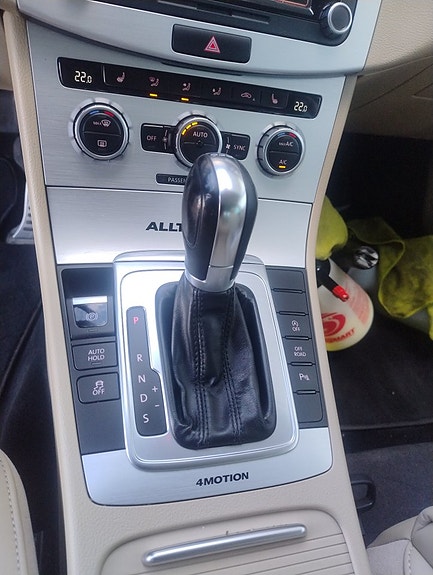 Volkswagen Passat Alltrack 16 of 18