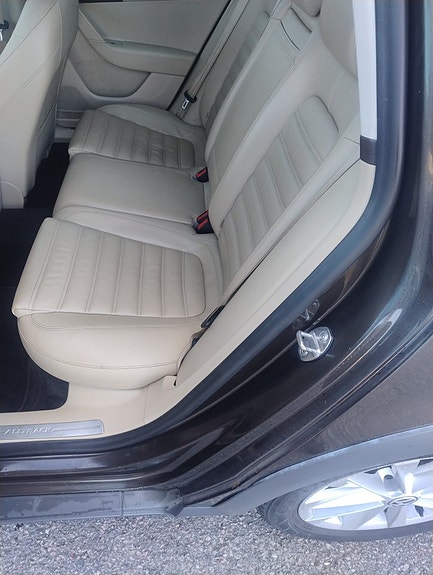 Volkswagen Passat Alltrack 10 of 18