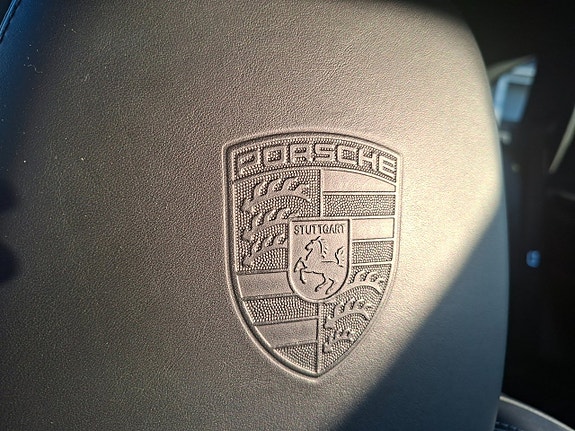 Porsche Cayenne 5 of 6