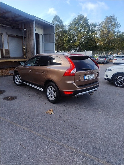 Volvo XC60 3 of 30