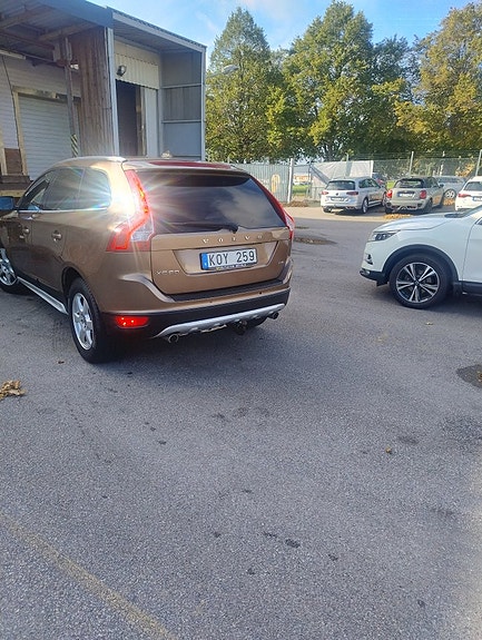 Volvo XC60 4 of 30