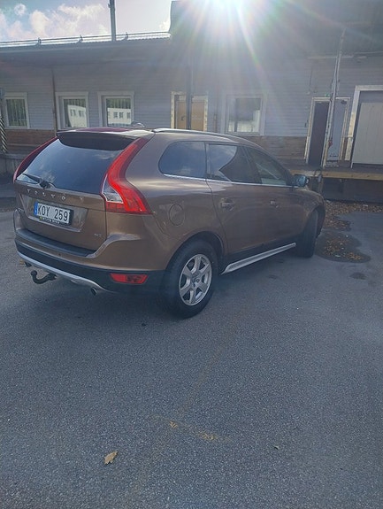 Volvo XC60 6 of 30