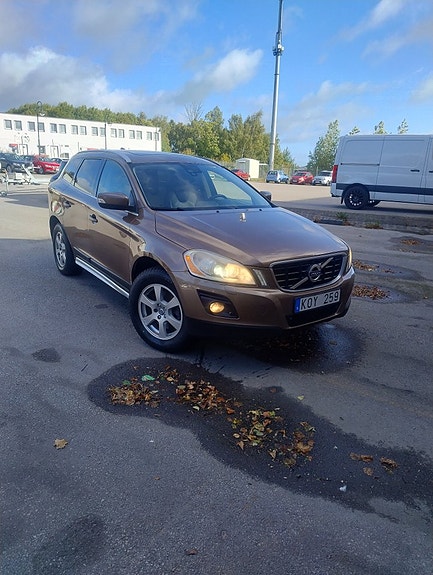 Volvo XC60 8 of 30