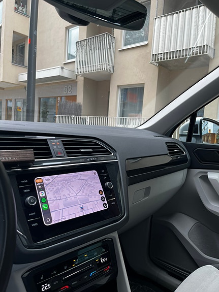 Volkswagen Tiguan 3 of 8