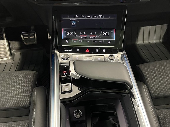 Audi Q8 e-tron 28 of 30