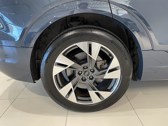 Audi Q8 e-tron 10 of 30