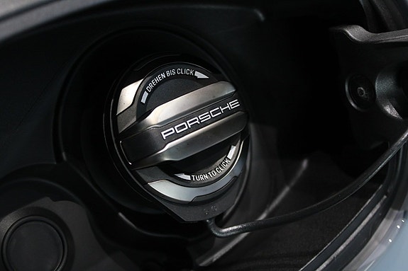 Porsche Cayenne 21 of 23