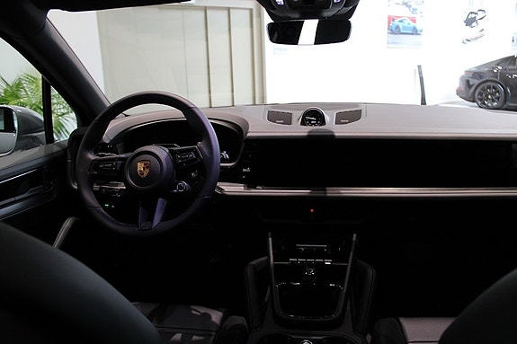 Porsche Cayenne 23 of 23