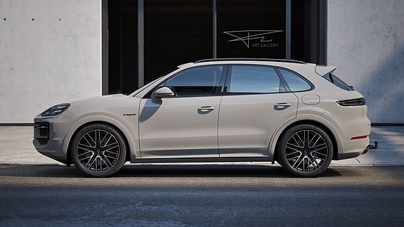 Porsche Cayenne 9 of 10