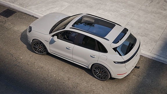 Porsche Cayenne 10 of 10
