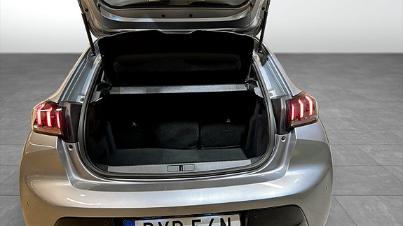 Peugeot e-208 12 of 18