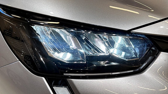 Peugeot e-208 14 of 18