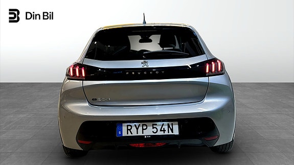 Peugeot e-208 5 of 18
