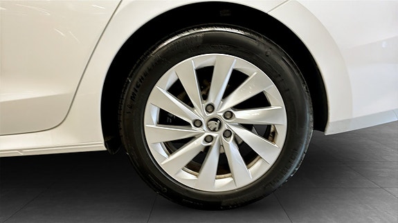 Skoda Octavia 6 of 12
