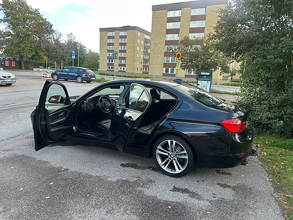 BMW 328i 4 of 9