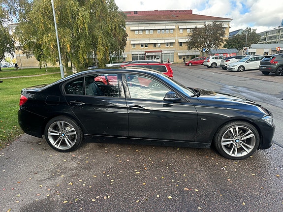 BMW 328i 7 of 9
