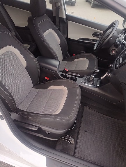 Kia Ceed 9 of 16