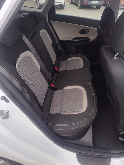 Kia Ceed 12 of 16