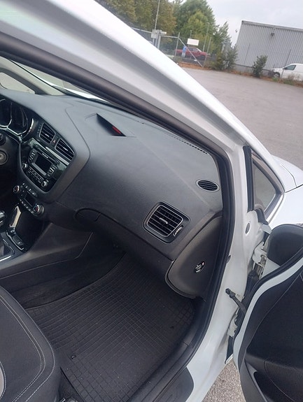 Kia Ceed 10 of 16