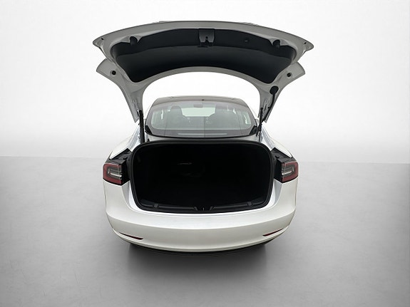 Tesla Model 3 28 of 30