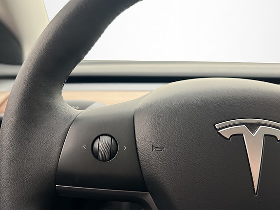 Tesla Model 3 14 of 30