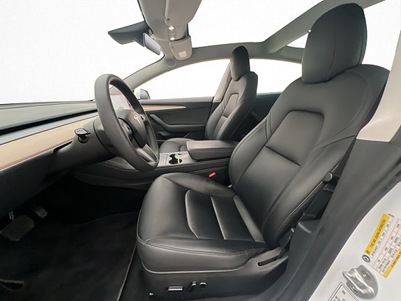 Tesla Model 3 11 of 30