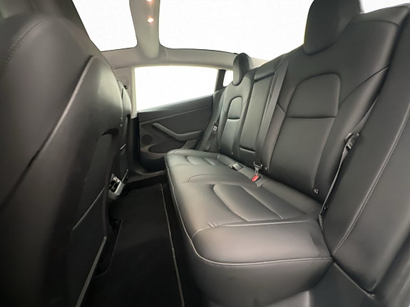 Tesla Model 3 27 of 30