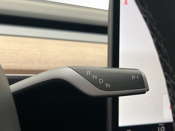 Tesla Model 3 16 of 30
