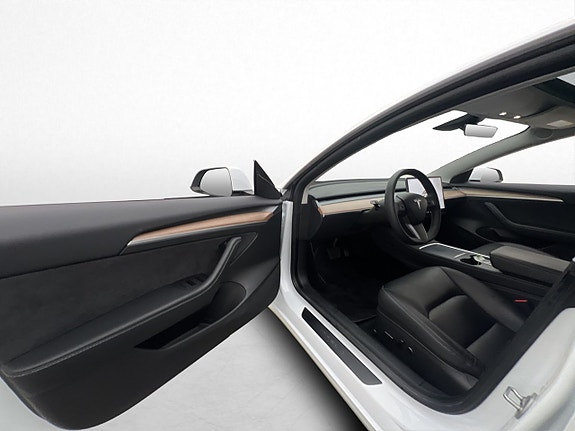 Tesla Model 3 10 of 30