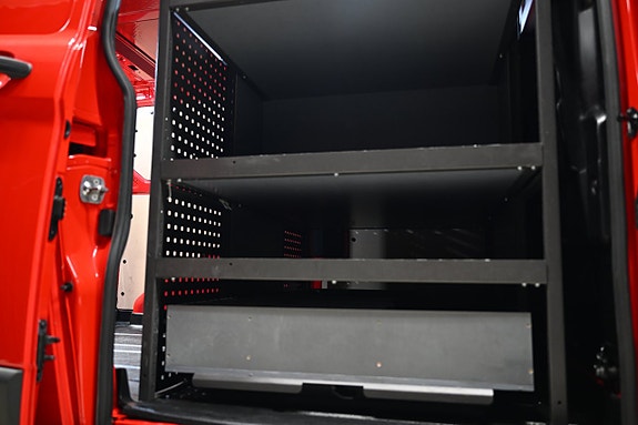 Ford Transit Custom 13 of 30