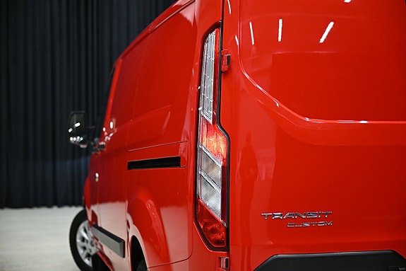 Ford Transit Custom 17 of 30