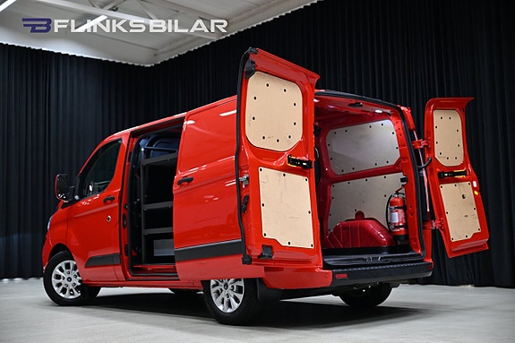 Ford Transit Custom 11 of 30