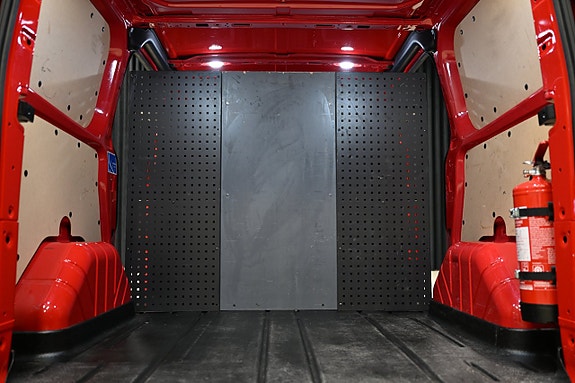 Ford Transit Custom 12 of 30