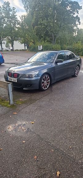 BMW 523i 4 of 12