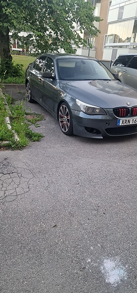 BMW 523i 11 of 12