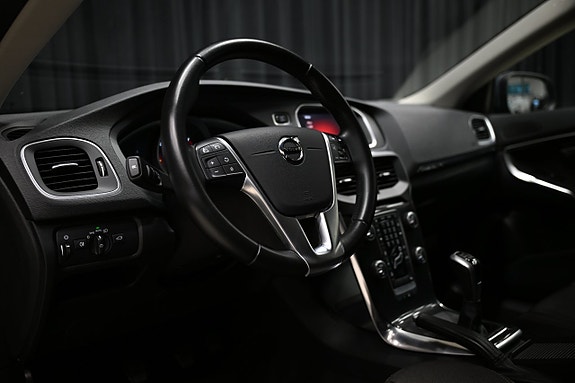 Volvo V40 Cross Country 12 of 29