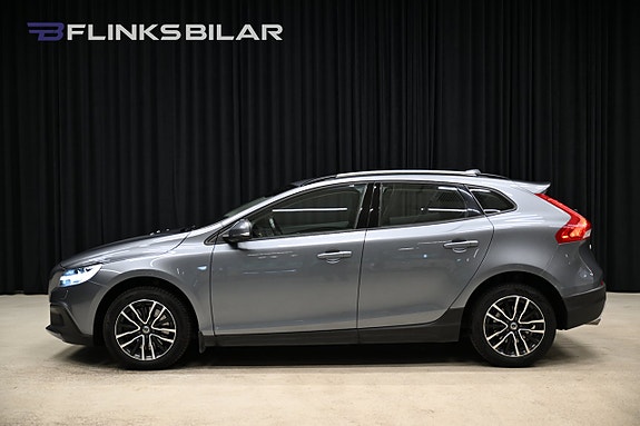 Volvo V40 Cross Country 3 of 29