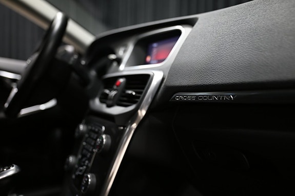 Volvo V40 Cross Country 27 of 29