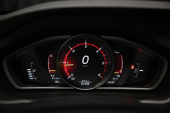 Volvo V40 Cross Country 15 of 29