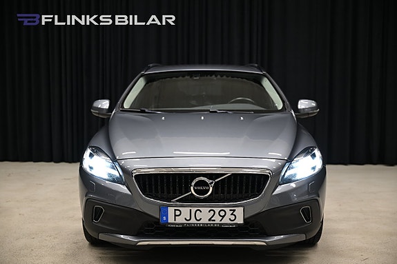 Volvo V40 Cross Country 10 of 29