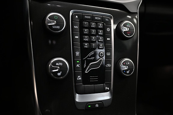 Volvo V40 Cross Country 20 of 29