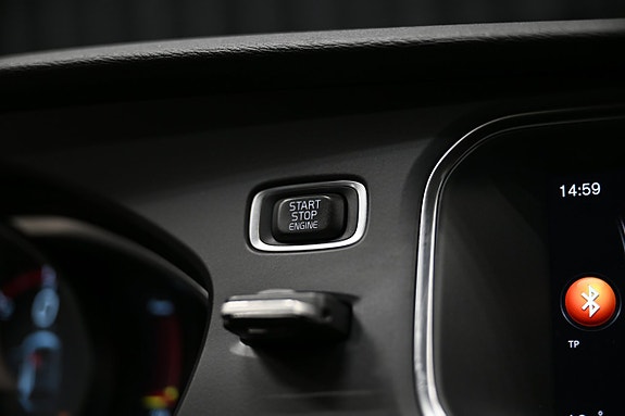 Volvo V40 Cross Country 28 of 29